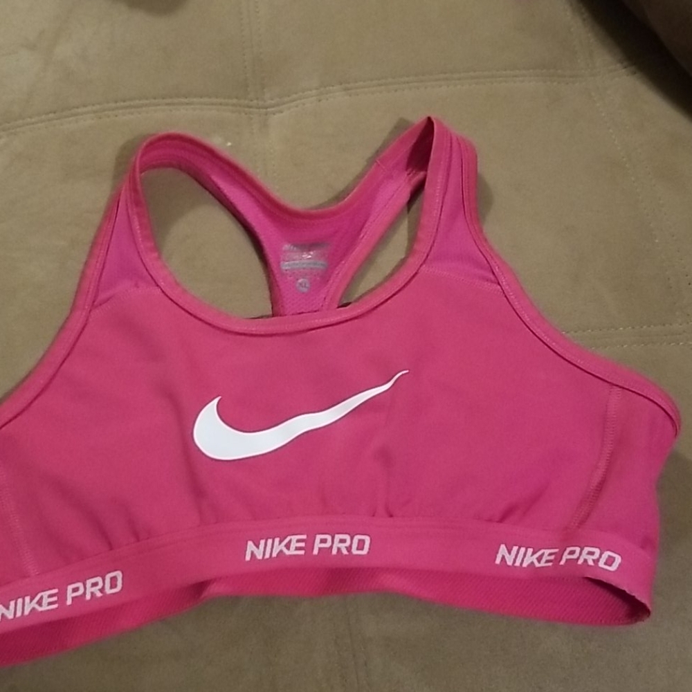 Nike pro sports bra